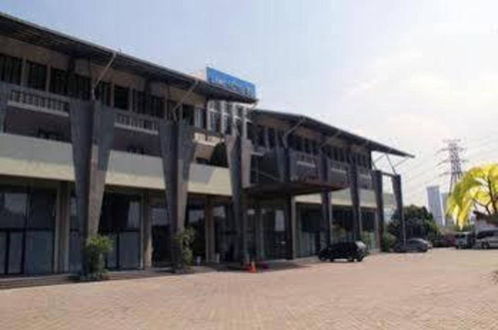 Lemo Hotel Serpong Tangerang Exterior photo