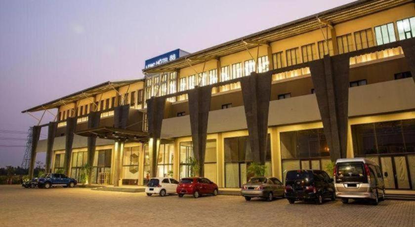 Lemo Hotel Serpong Tangerang Exterior photo