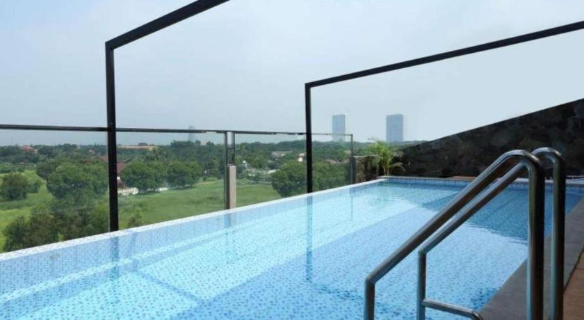 Lemo Hotel Serpong Tangerang Exterior photo