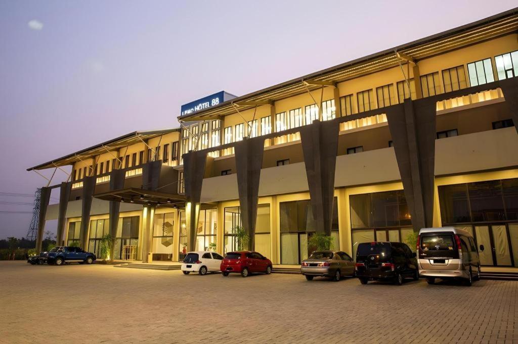 Lemo Hotel Serpong Tangerang Exterior photo
