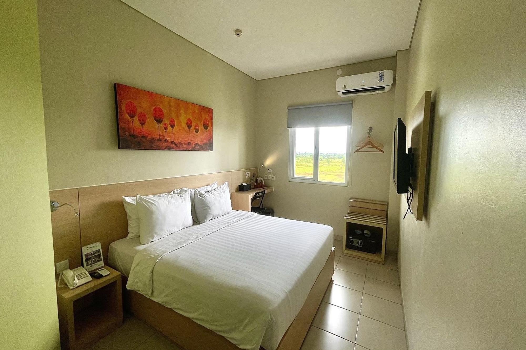 Lemo Hotel Serpong Tangerang Exterior photo