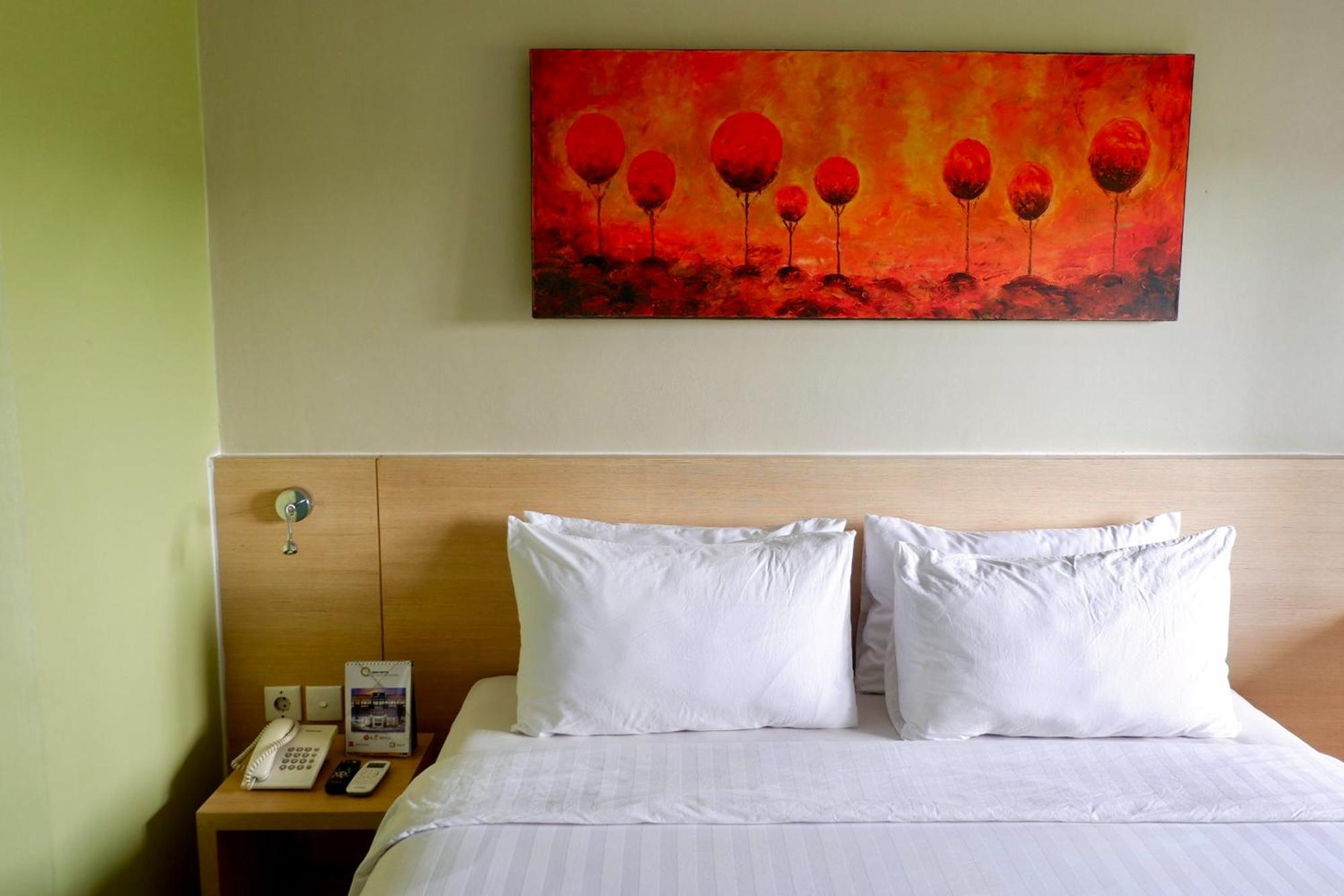 Lemo Hotel Serpong Tangerang Exterior photo