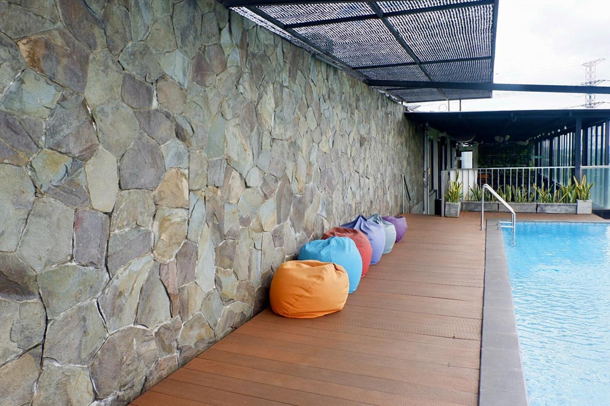 Lemo Hotel Serpong Tangerang Exterior photo
