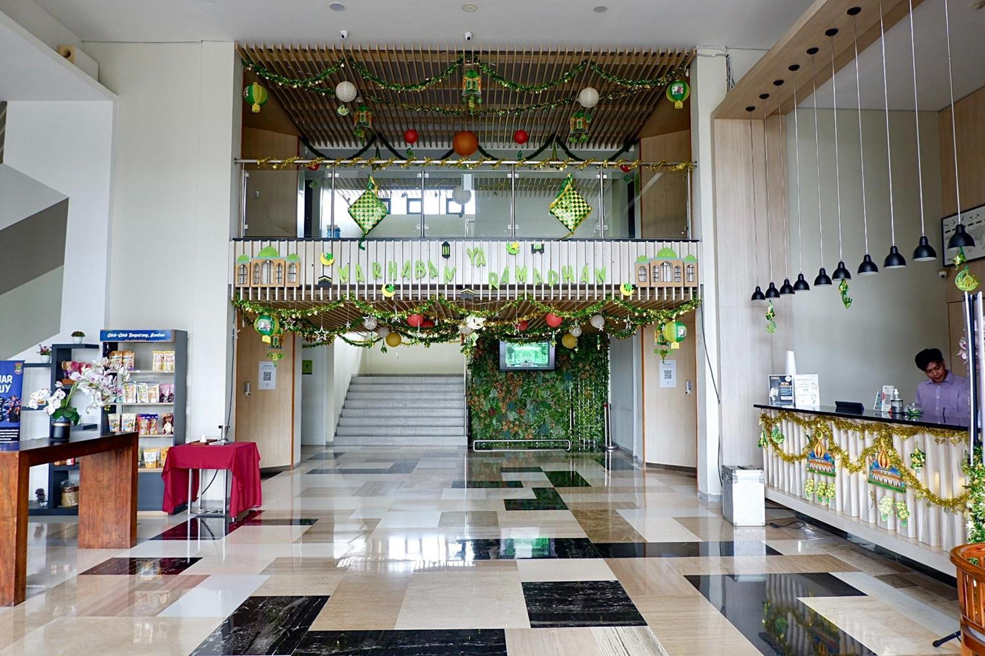 Lemo Hotel Serpong Tangerang Exterior photo