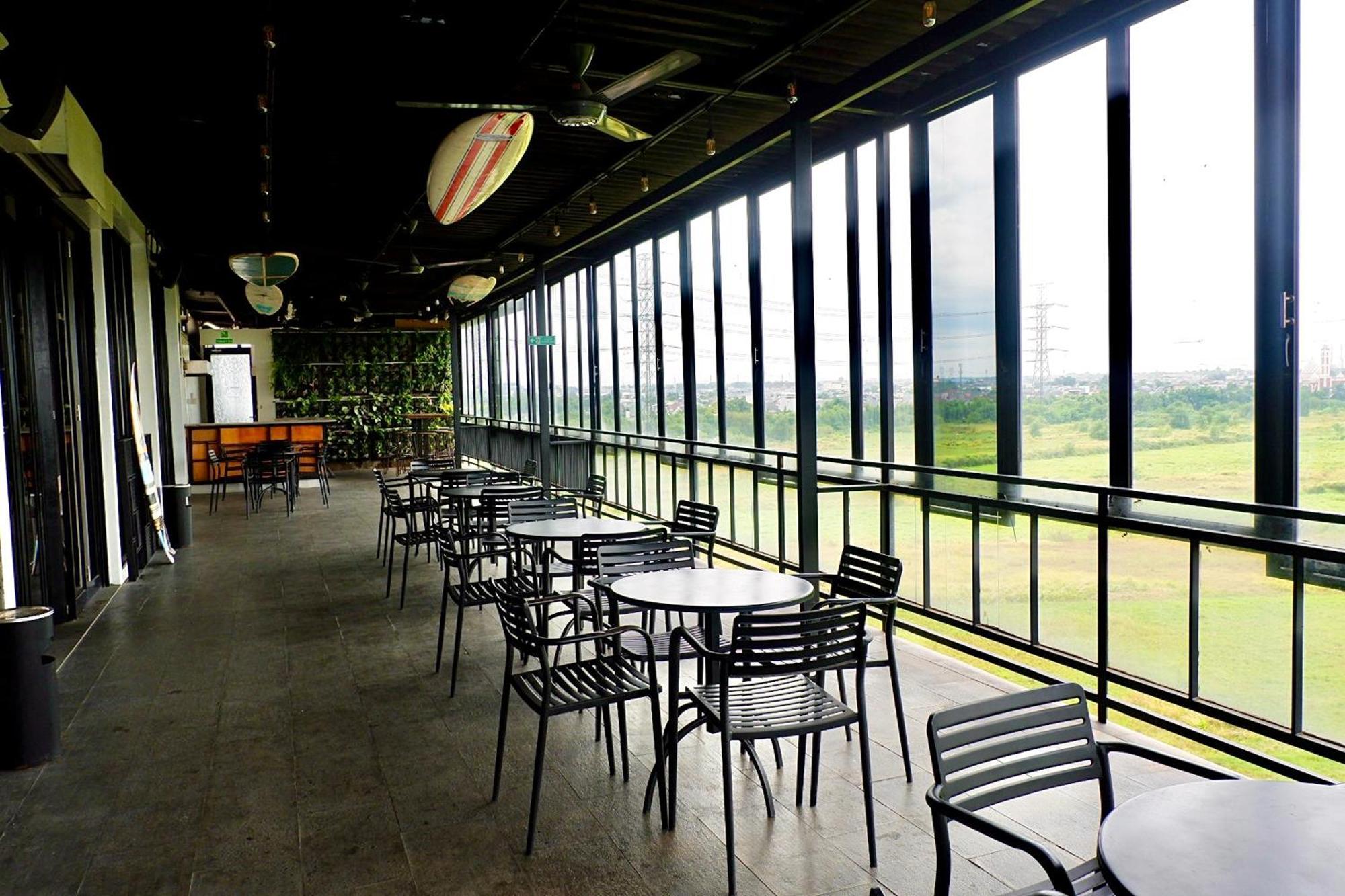 Lemo Hotel Serpong Tangerang Exterior photo